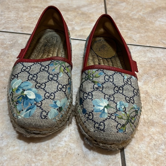 Authentic Gucci size 7 used - Picture 2 of 5
